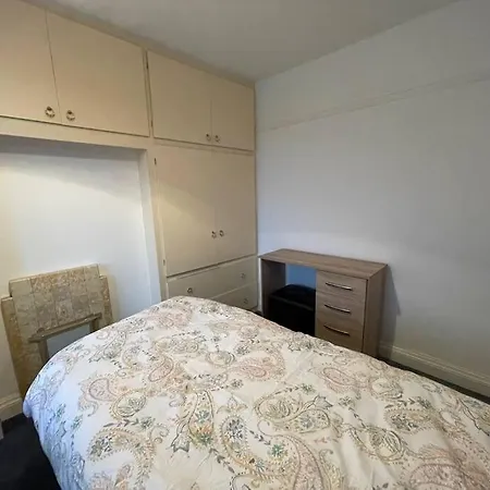 Large Beautiful 3 Bed House In Of * Birmingham